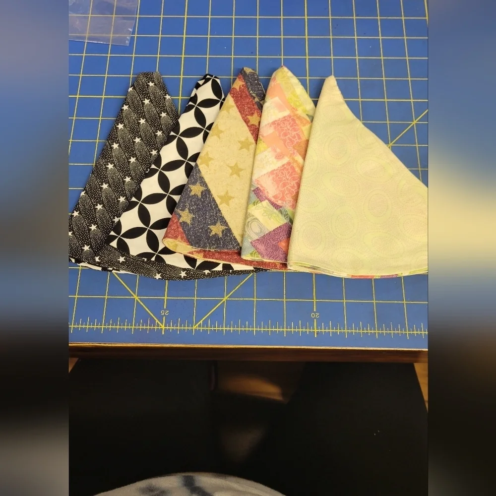 La Ti Da Handmade Creations of 5 Cloth Napkins 2 Sided 1/2 Moon 17
